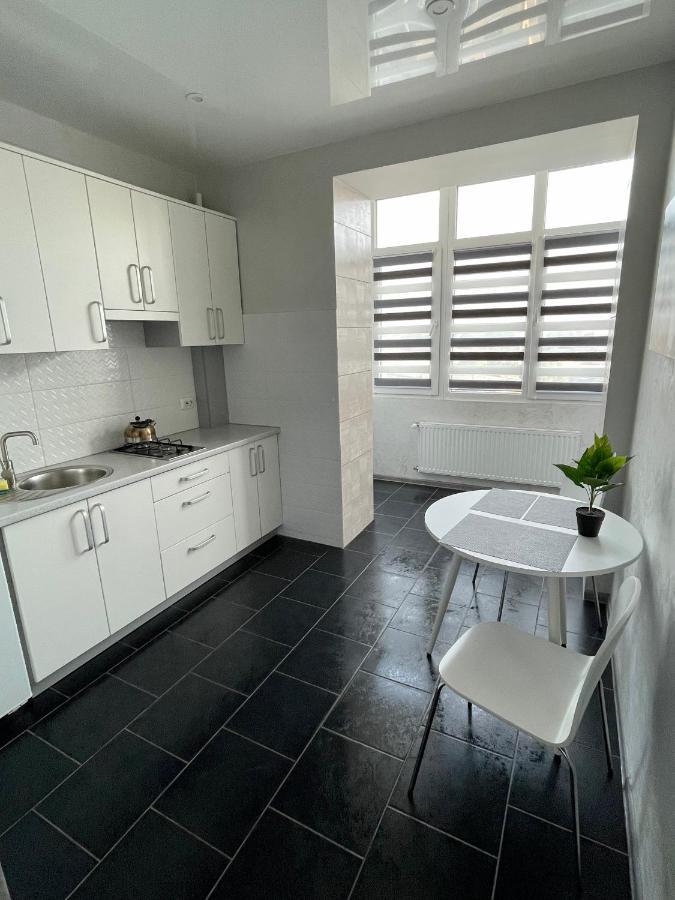 Apartment For You Ivano-Frankivsk Luaran gambar